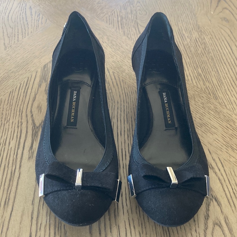 Dana Bachman kitten heel shoe in Black size 8